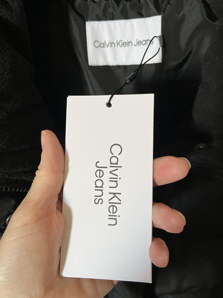Желетка удлиненная , бренд Calvin Klein, оригинал , черного цвета, раз