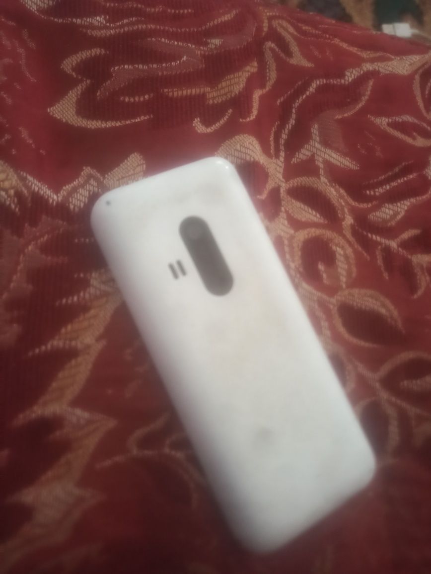Продам Нокиа рабочий интернет есть