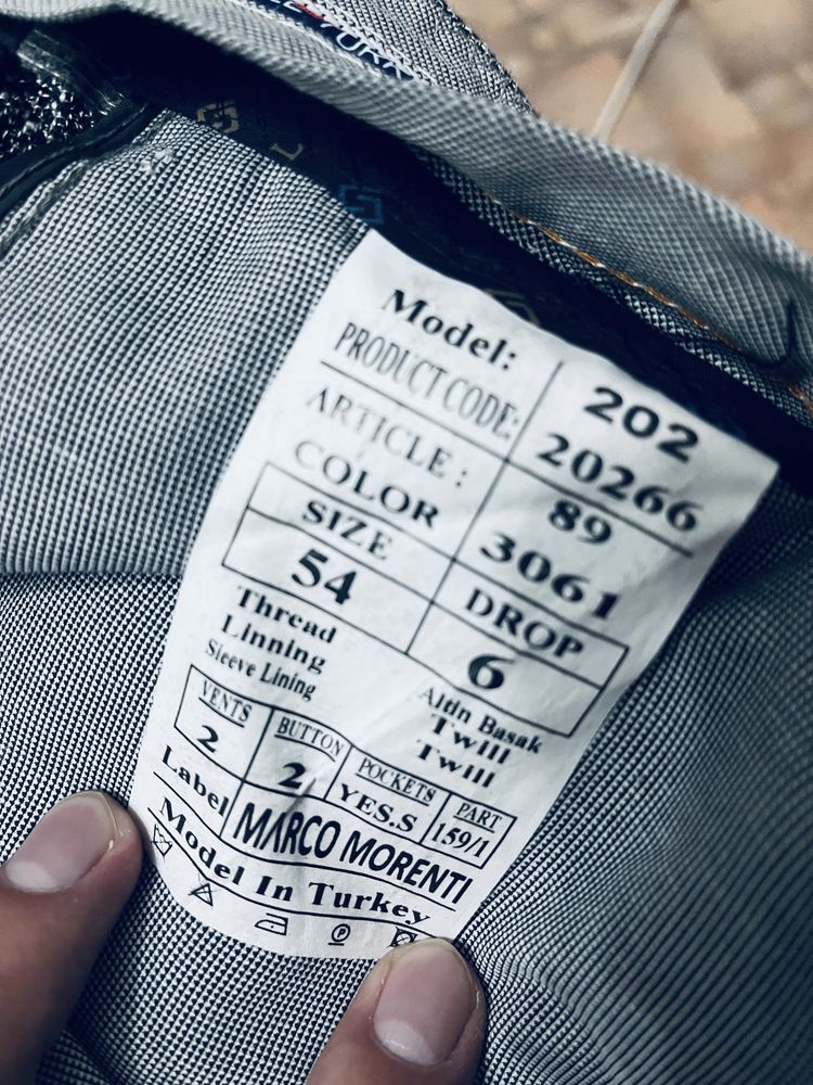Продам костюм тройку