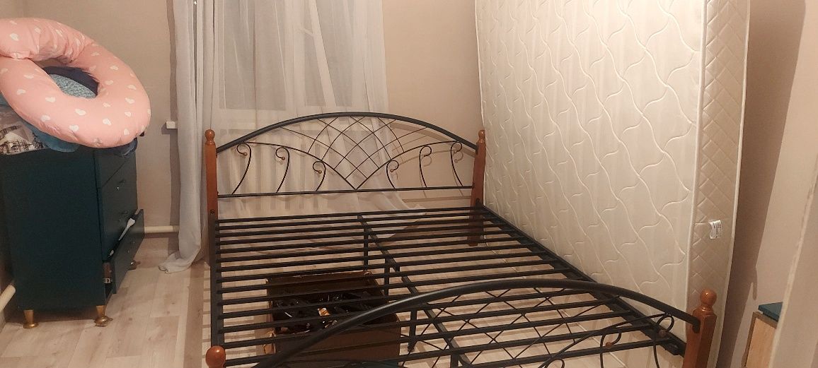 Кровать двуспалнный