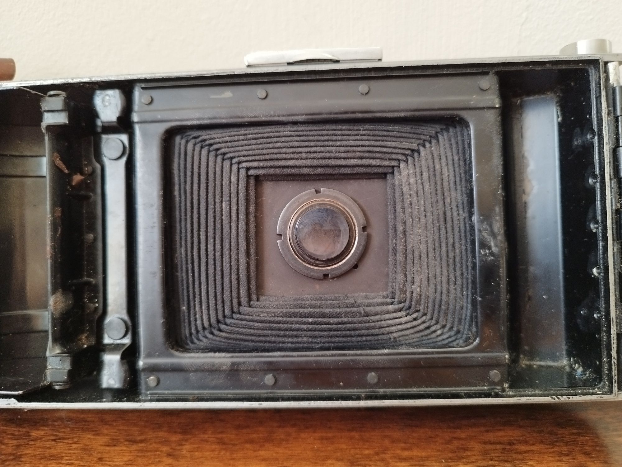 Ретро фотоаппарат Момент