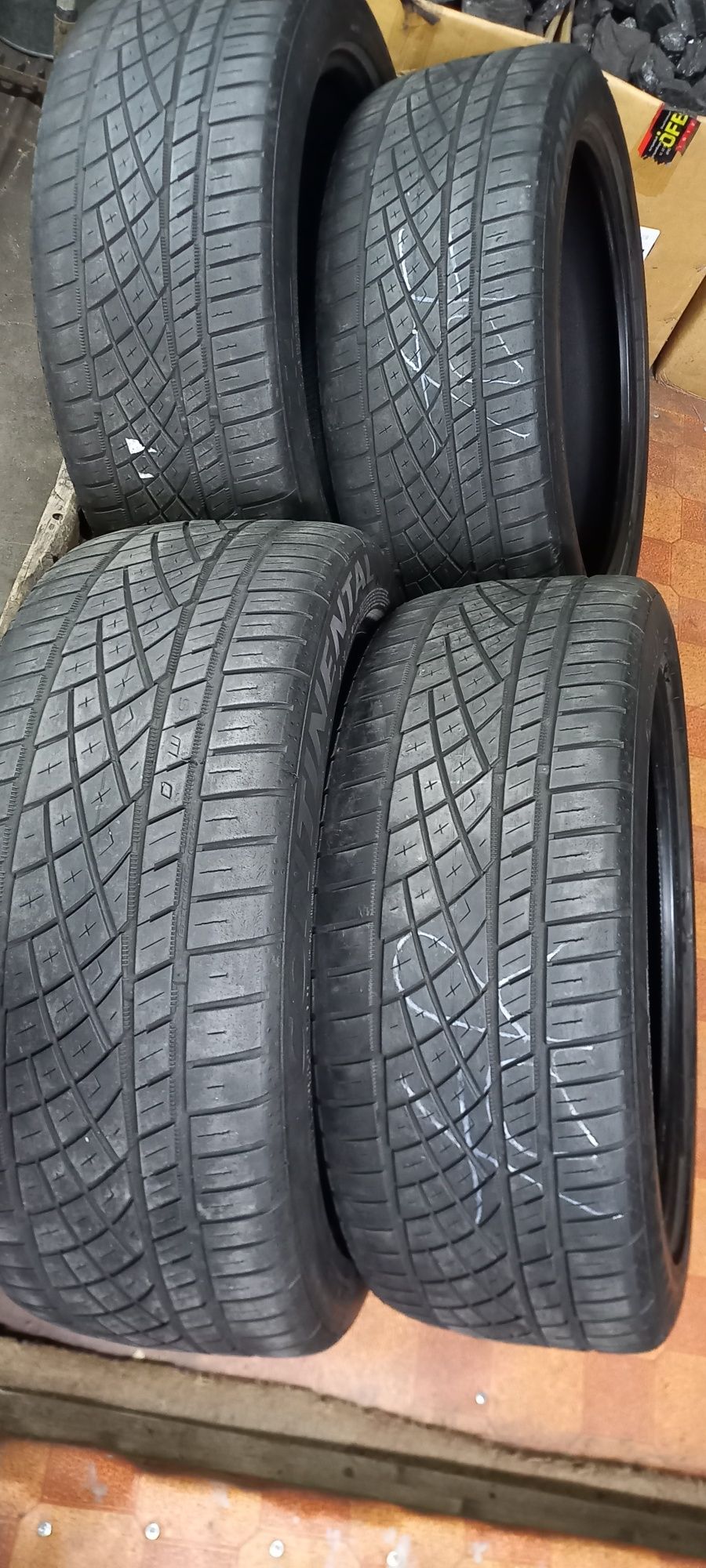 Резина летняя Континенталь 235/45R20