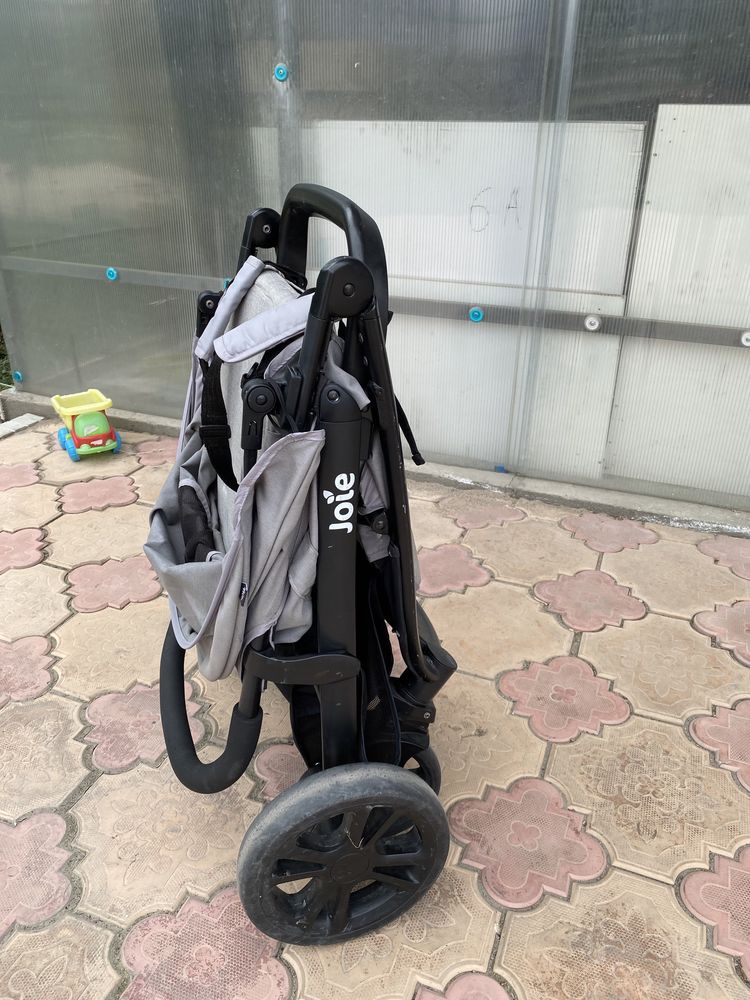 Коляска Joie Litetrax E