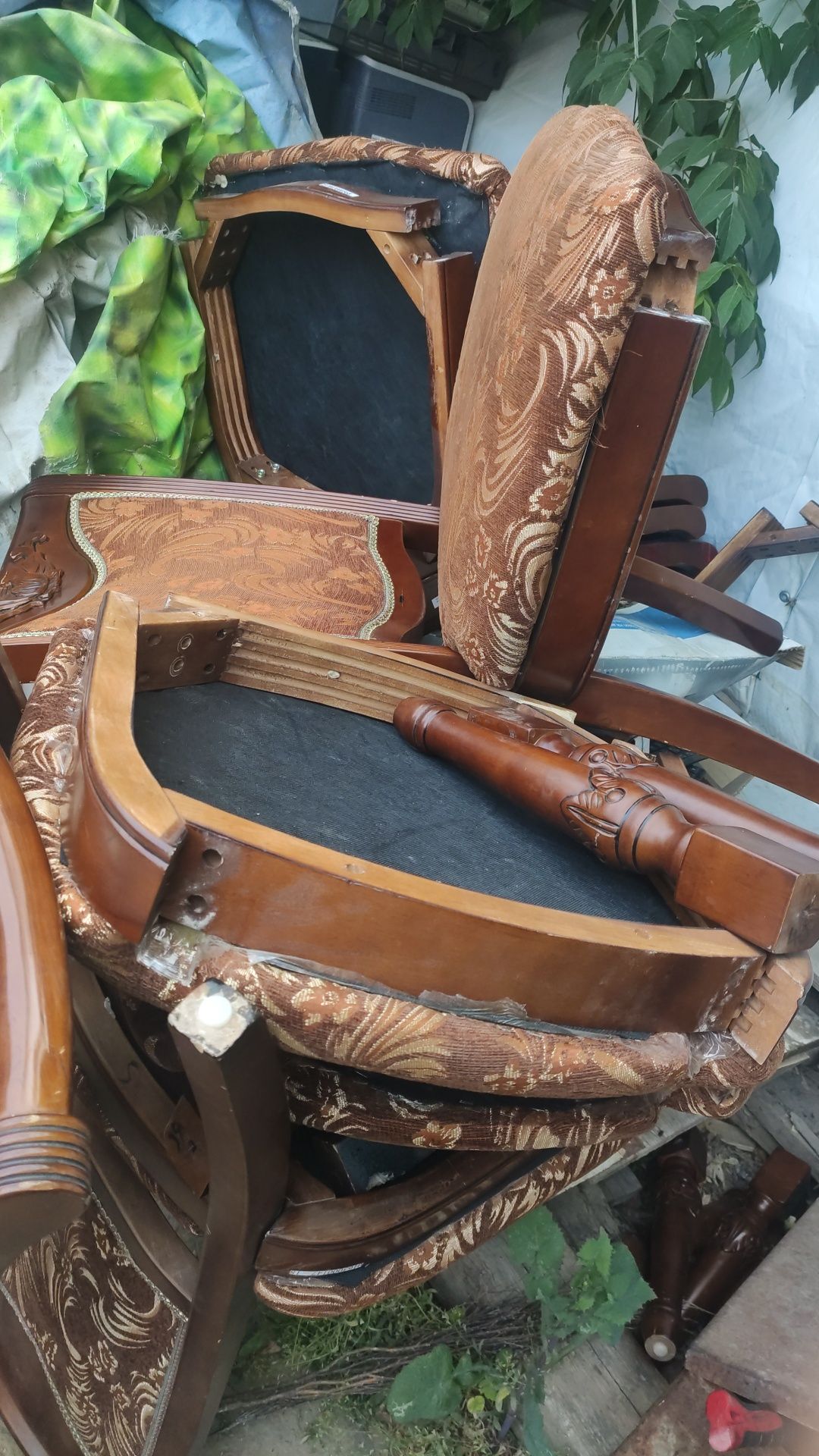 Продам деревянные стулья