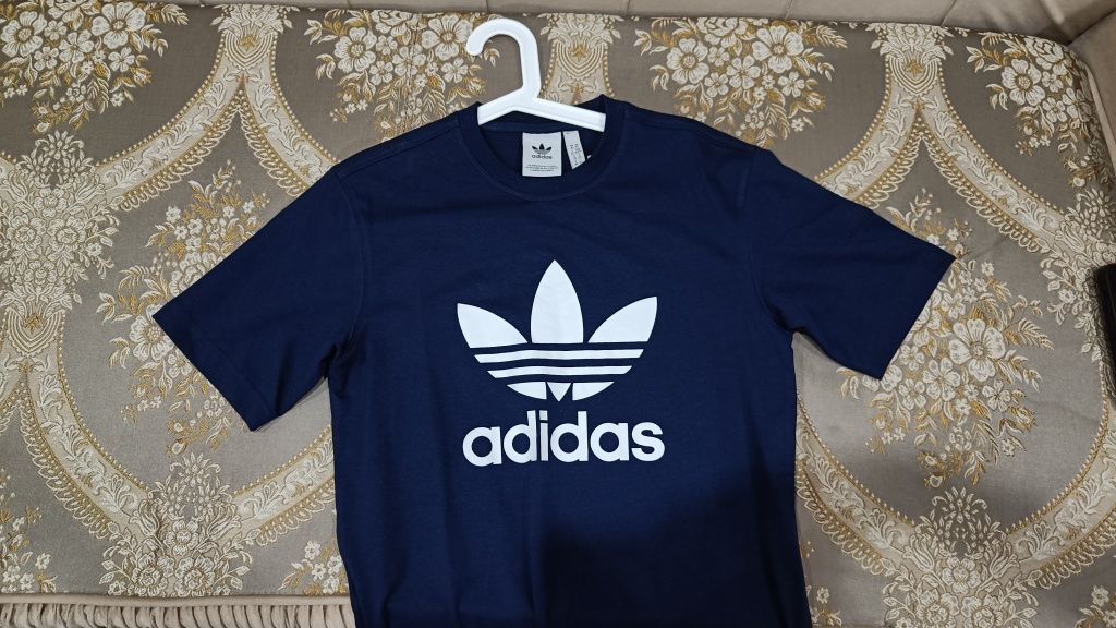 Футболка Adidas продам