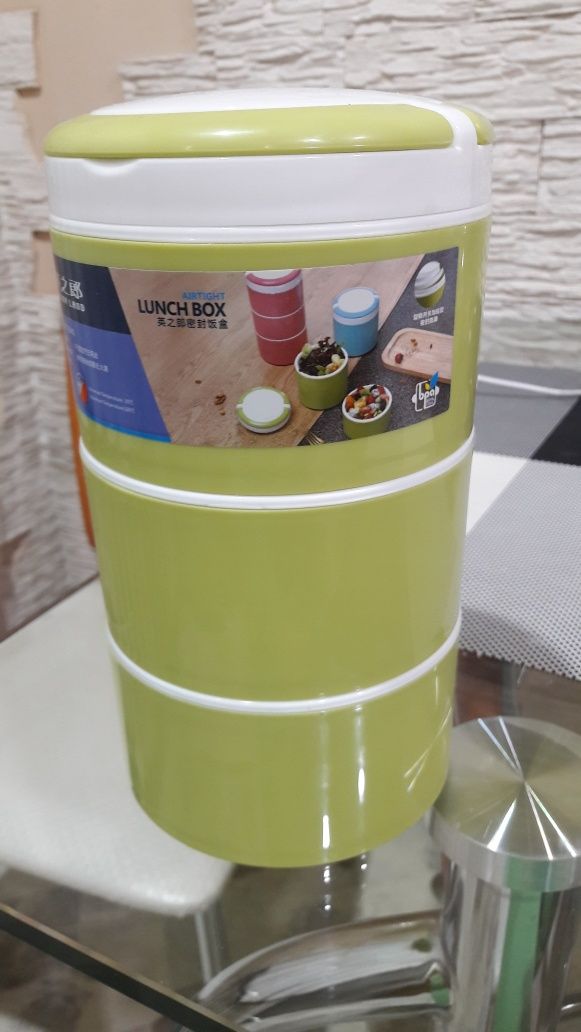 Продается новый ланч бокс из 3 ярусов