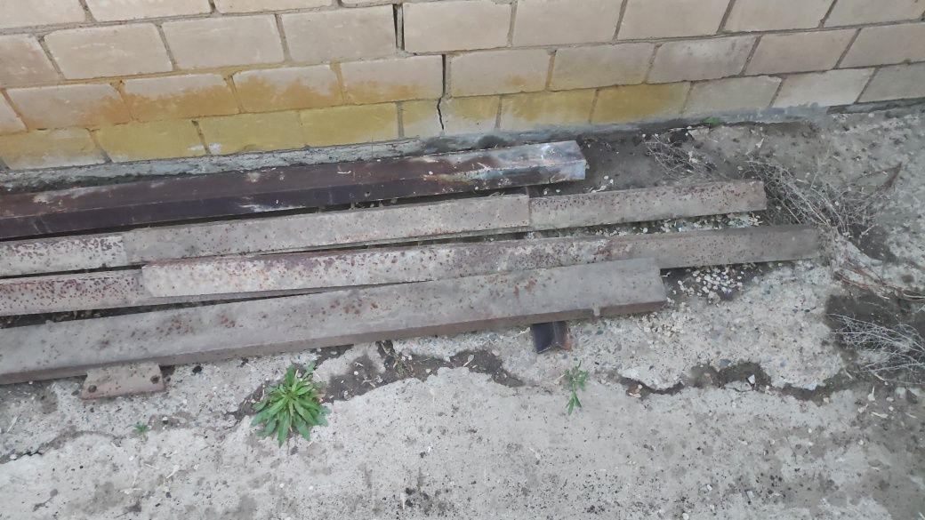Продам уголоки и швеллер