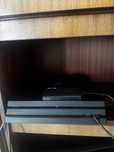 Продам playstation 4 pro 2TB(2000gb), 3 джойстика и куча игр