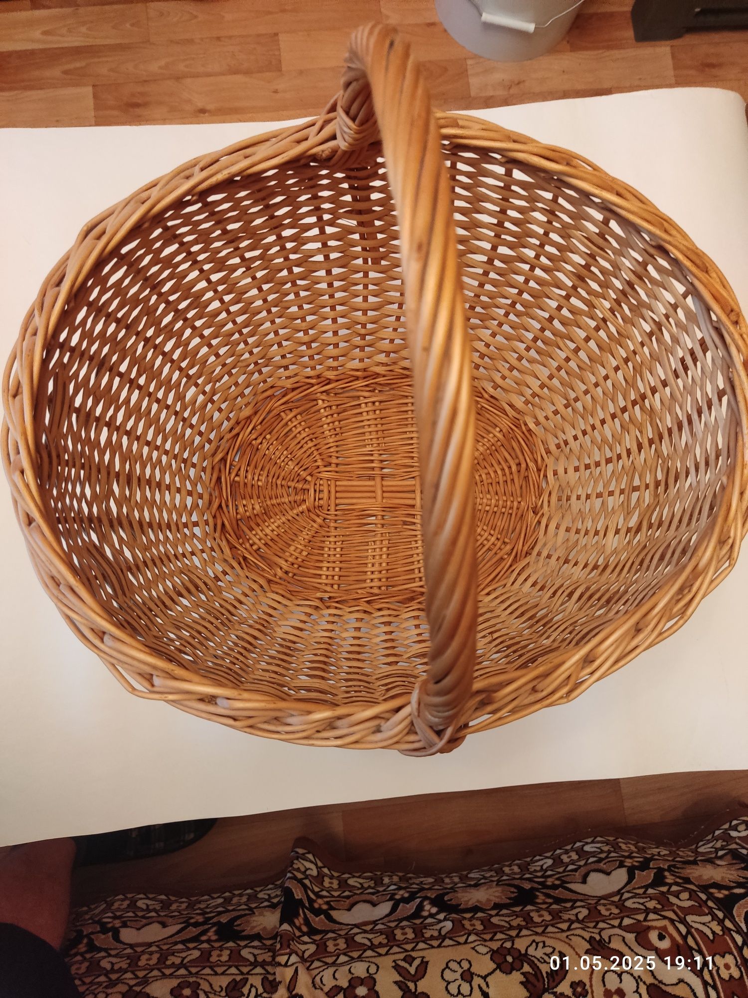Корзина из  лозы