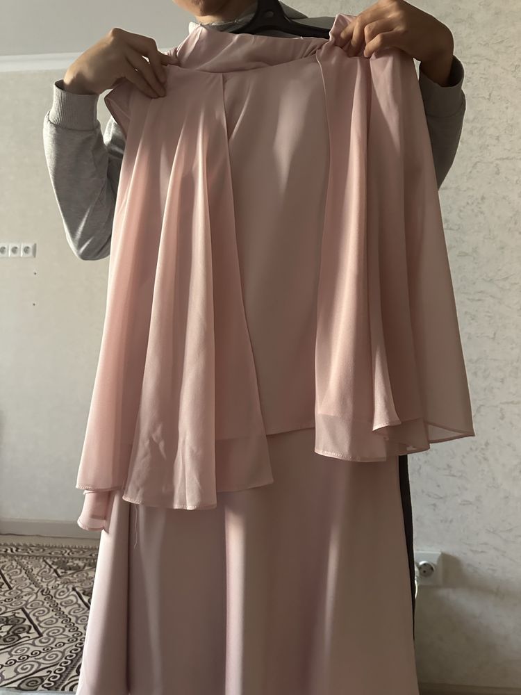 Платье продам, цена 30 тысячи. Торг есть. Состояние отличное. Новое