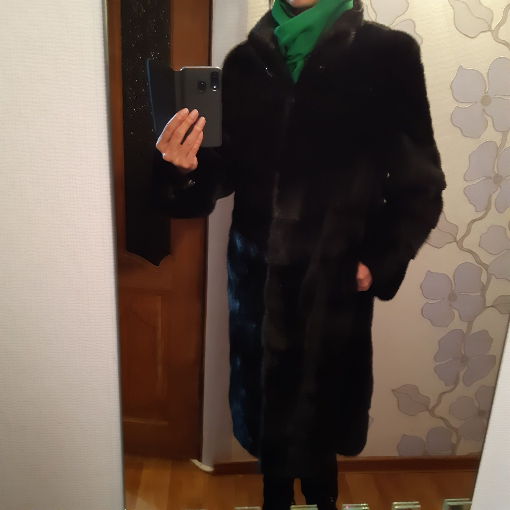 Продам норковую шубу