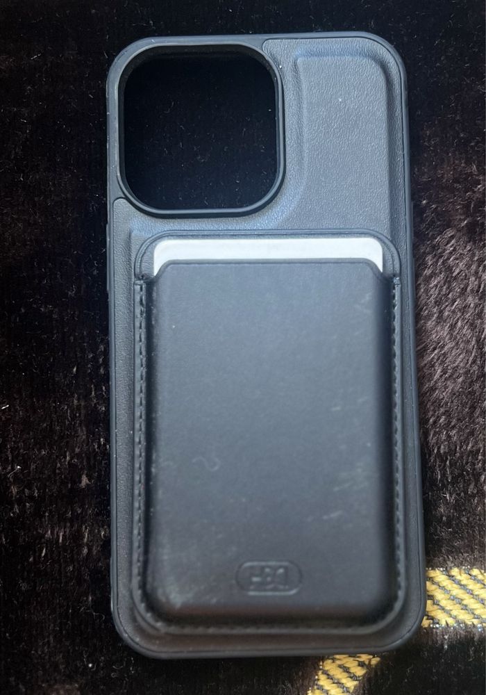 Чехлы на IPHONE 13 pro.