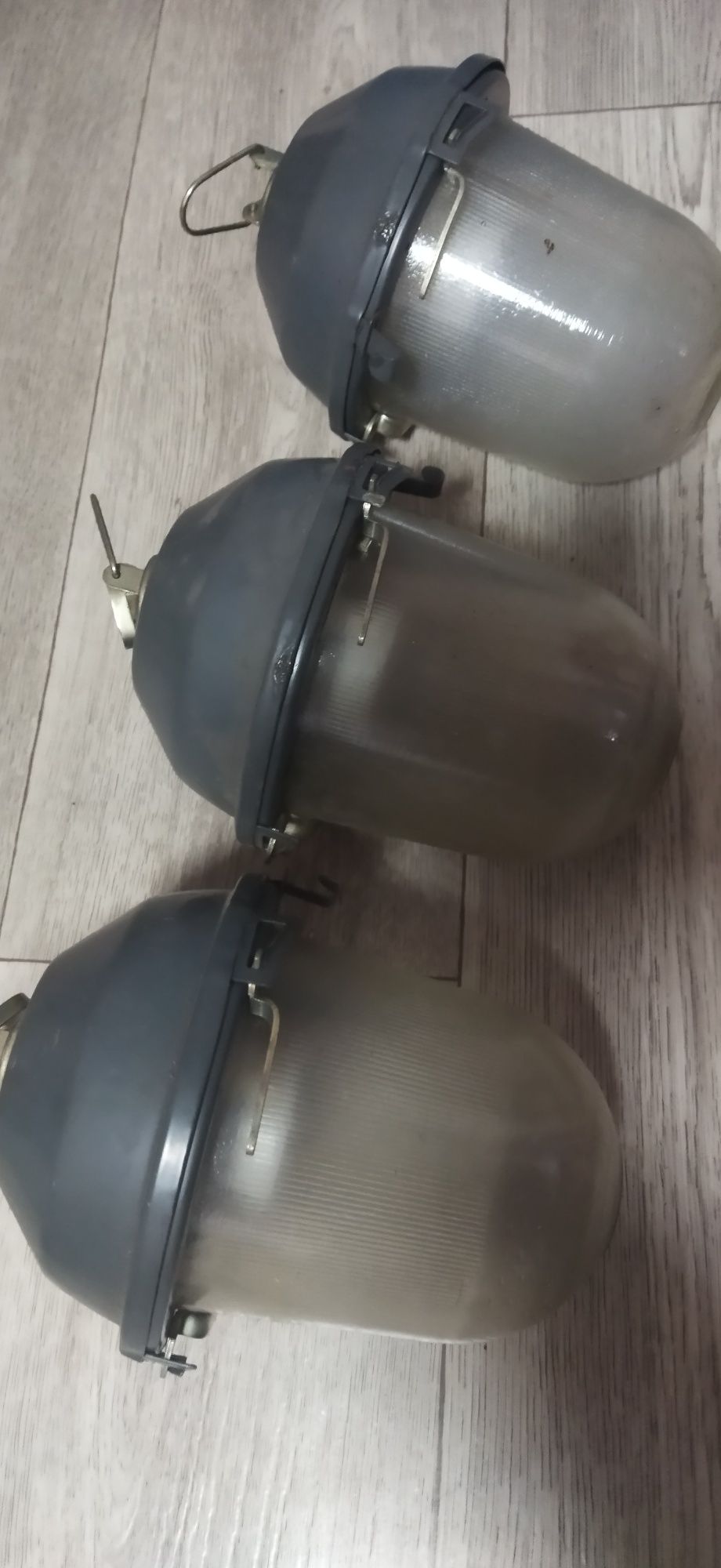 Продам светильник