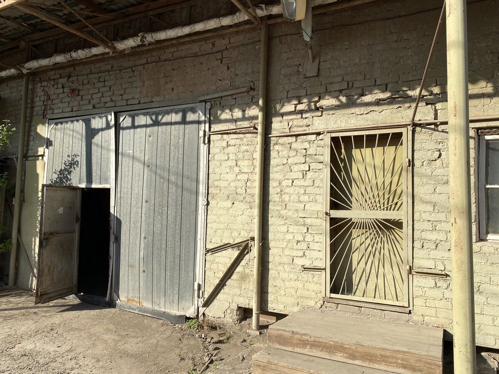 Склады площадью от 30 до 1000 м. кв., холодные и тёплые. Площадки.