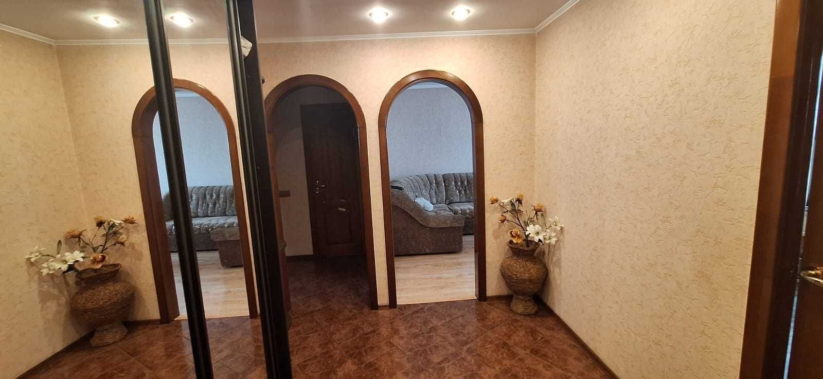 Продажа трехкомнатной квартиры в доме 1990г.п. р-н театра им.Погодина.