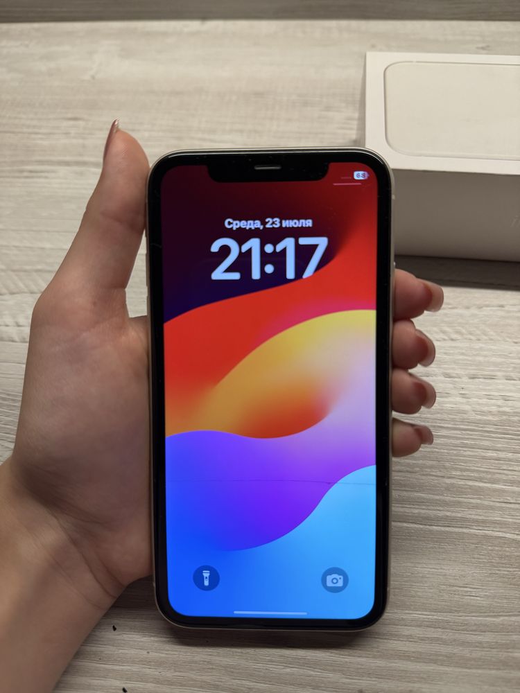 Продам iPhone 11