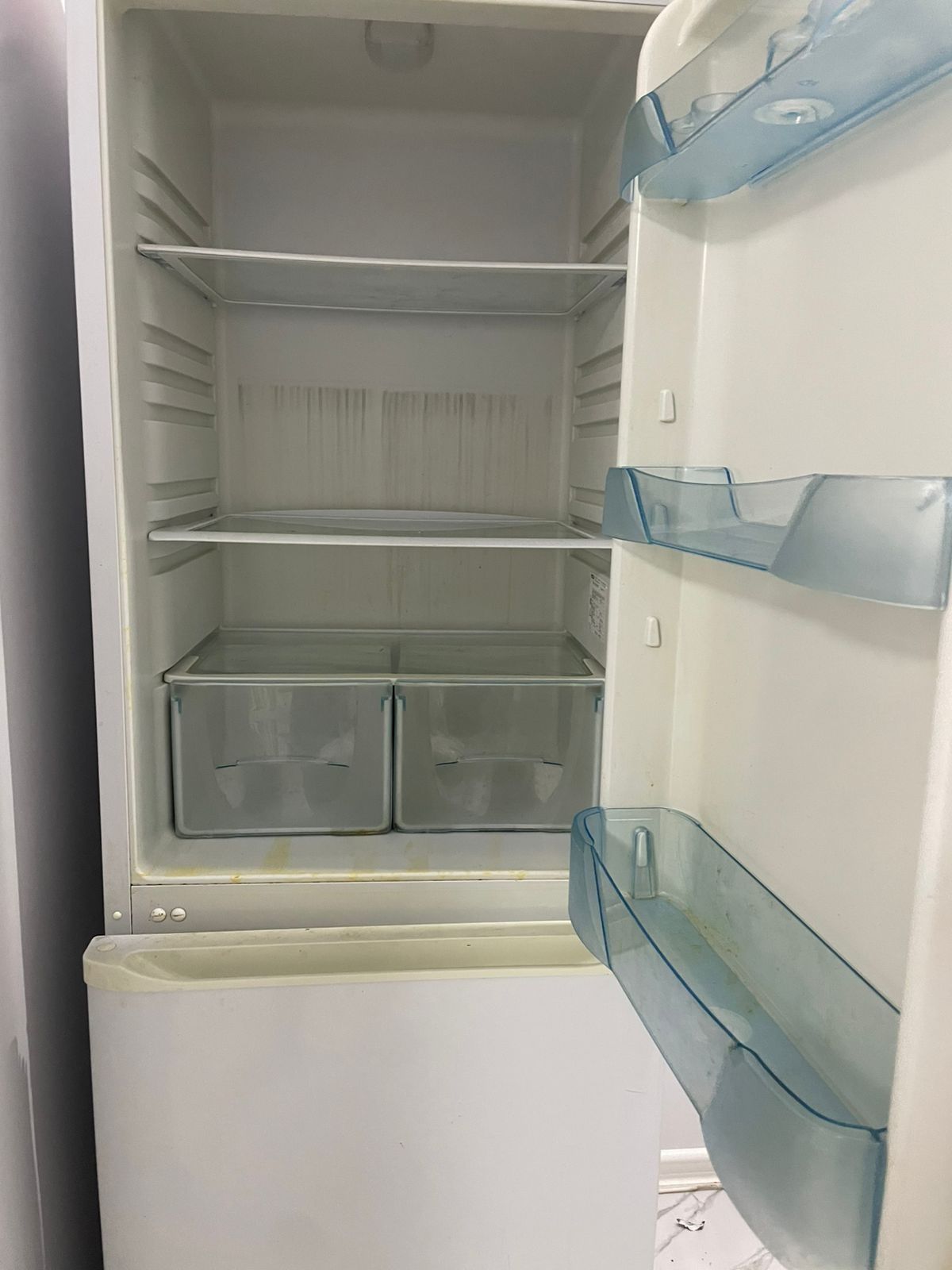 Продам холодильник