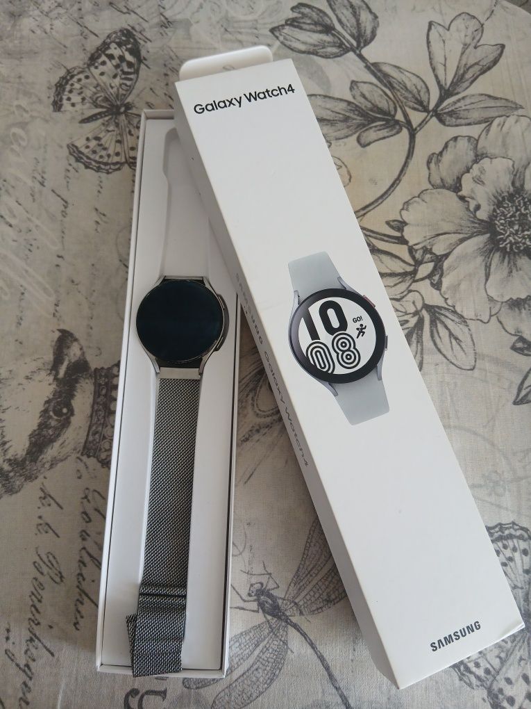 Часы Samsung calaxy watch 4 модель SM-R870