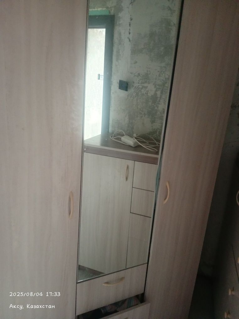 Продам мебель комплектом