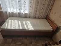 Продам кровать с матрасом.