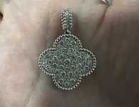 Подвеска Van Cleef с бриллиантами