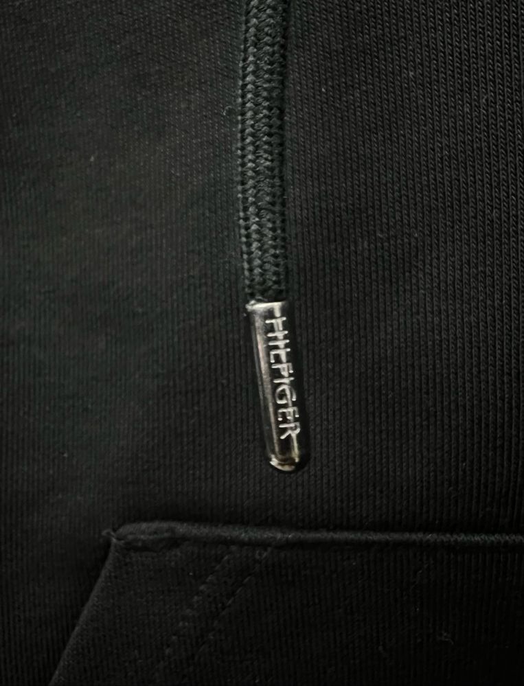 Продается оригинальная кофта Tommy Hilfiger