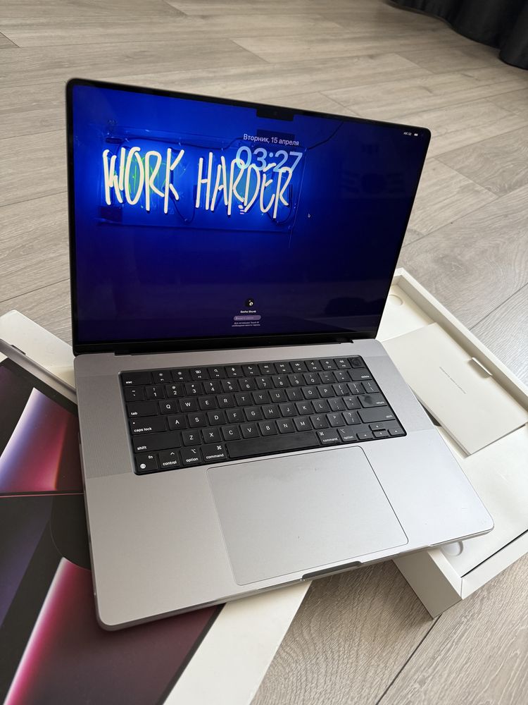 Macbook pro 16 m2 2023