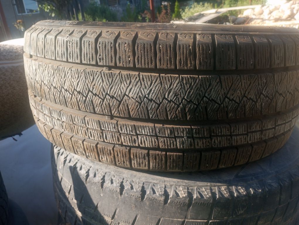 Продам резину 18 размер