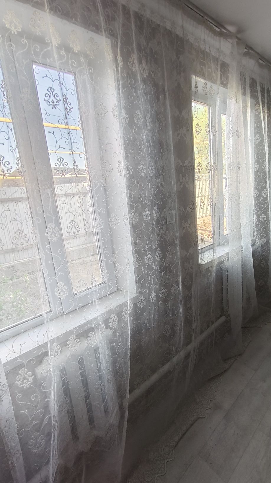 Продам тюли в зал