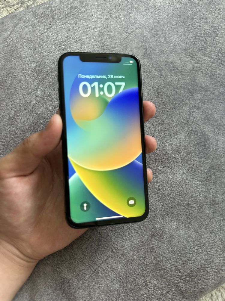 iPhone XS 64гб в отличном состоянии