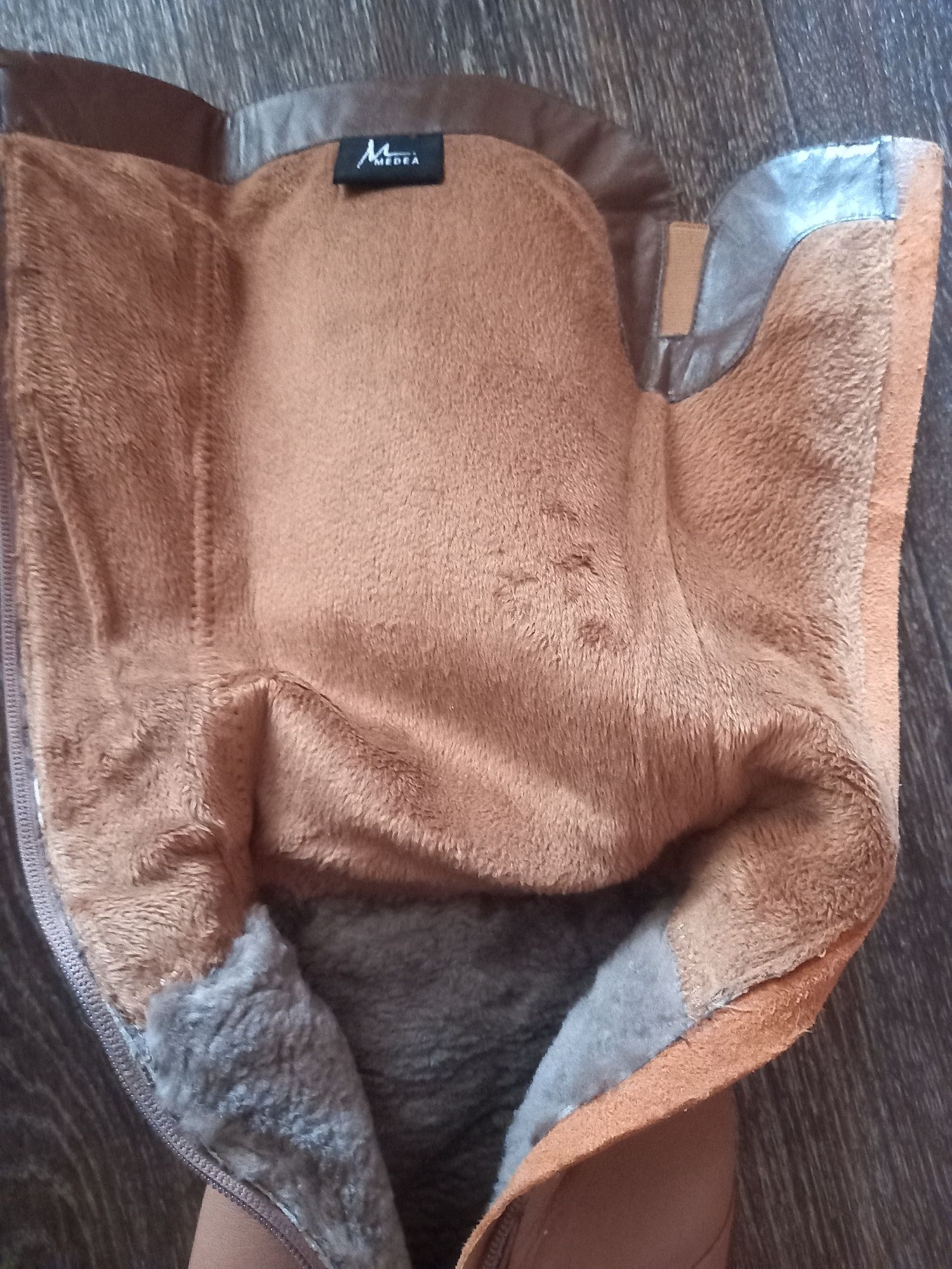 Продам кожаные женские сапоги