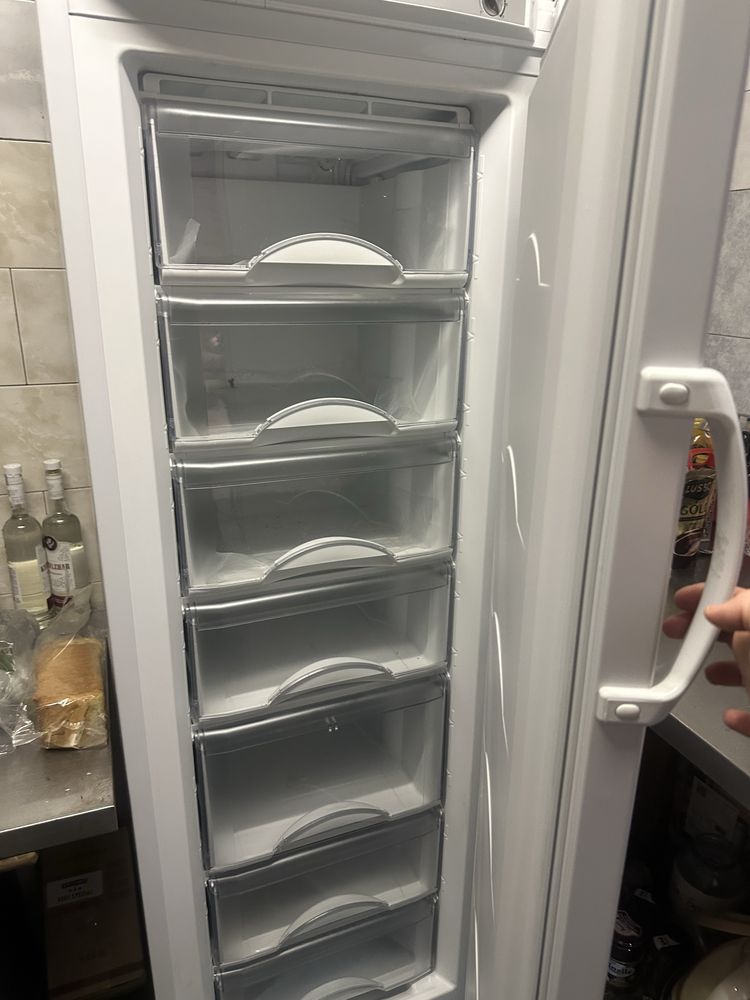 Продам морозилку