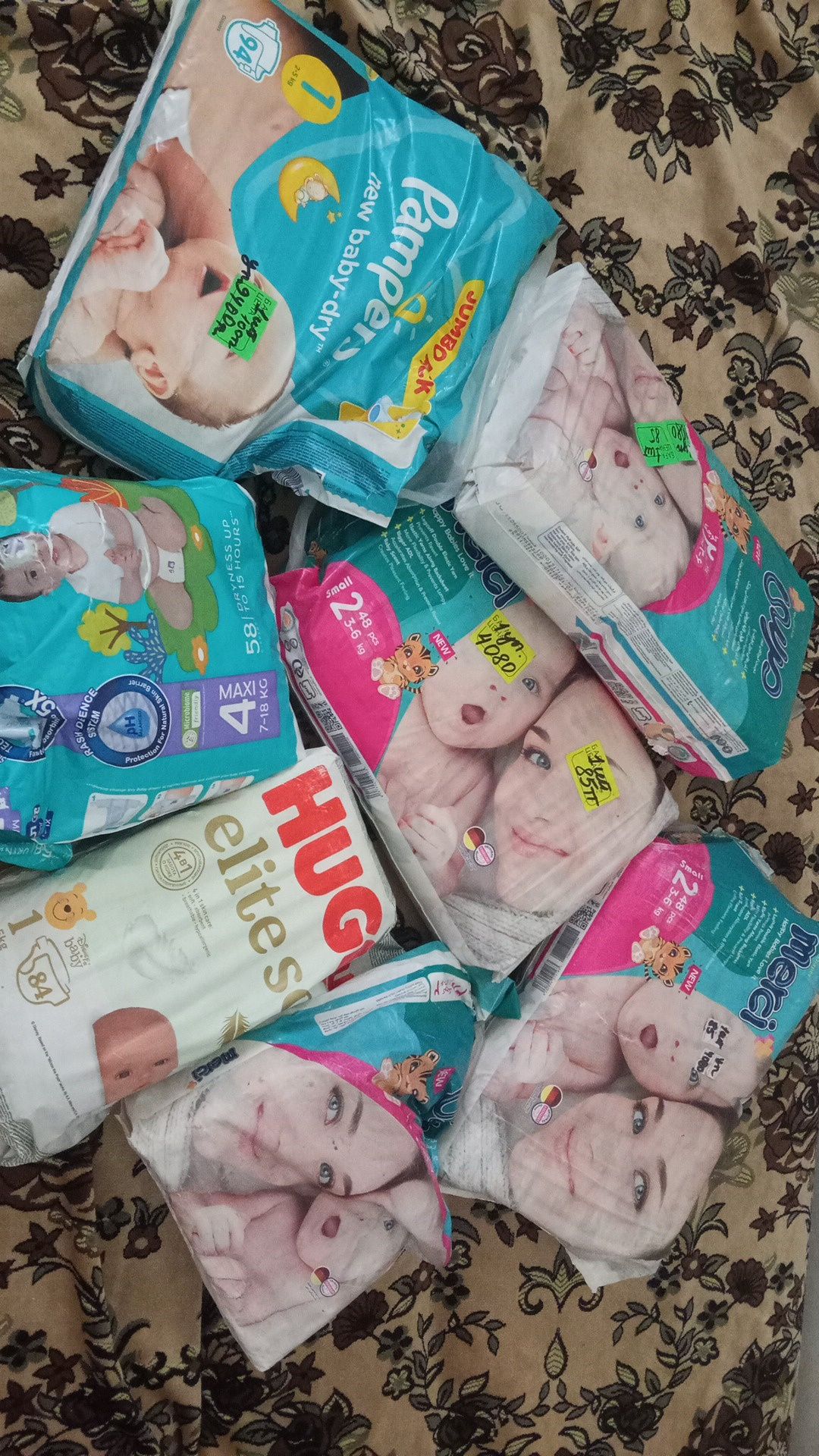 Продам памперсы размер 1/2