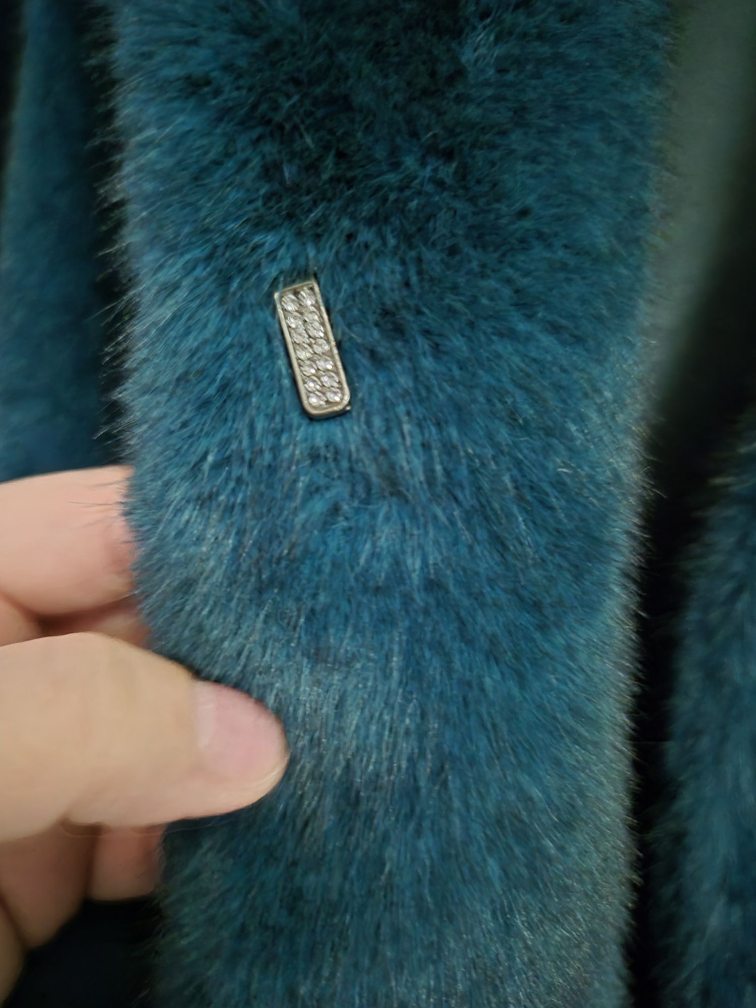 Продам новую женскую шубу