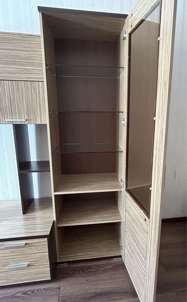 Шкаф для гостиной