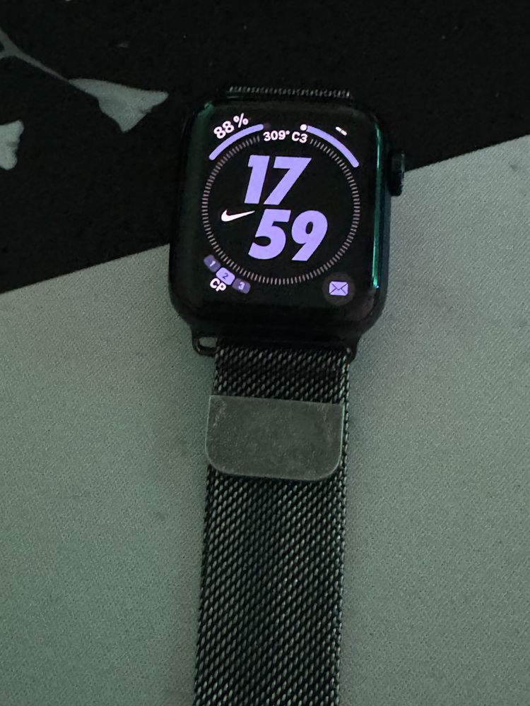 Продам apple watch se
