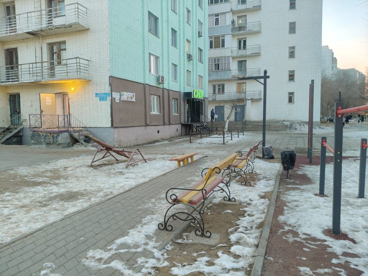 Продам квартиру или меняю на полуторку с доплатой  в 8 мкр.