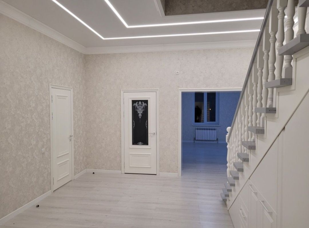 4-комн. (172 м²), Центр - Ш.Муртаза (Ленина), 3 этаж