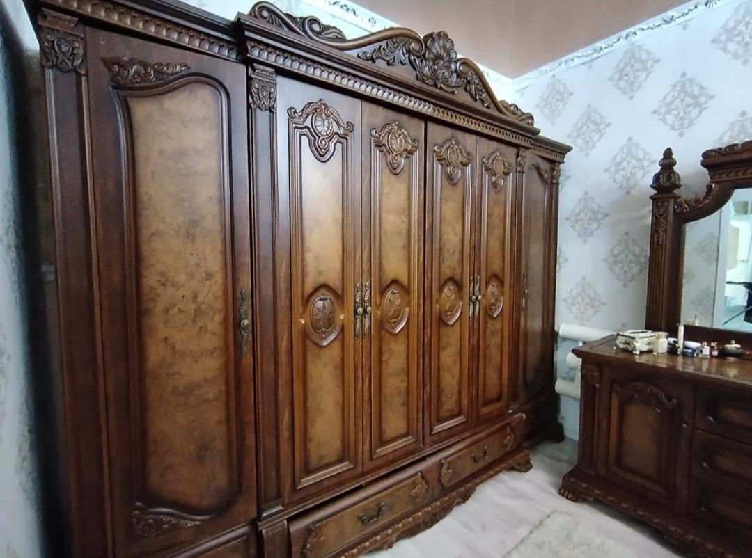 Продаю спальный гарнитур срочно