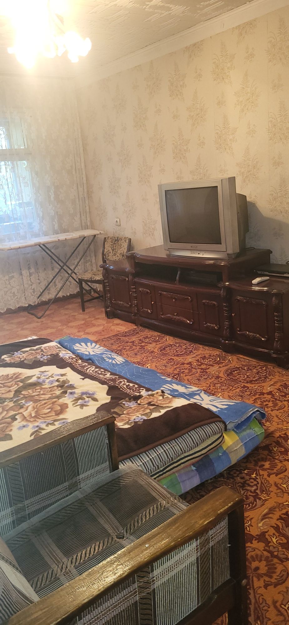 3-х комнатная в 16 микрорайоне на долгий срок