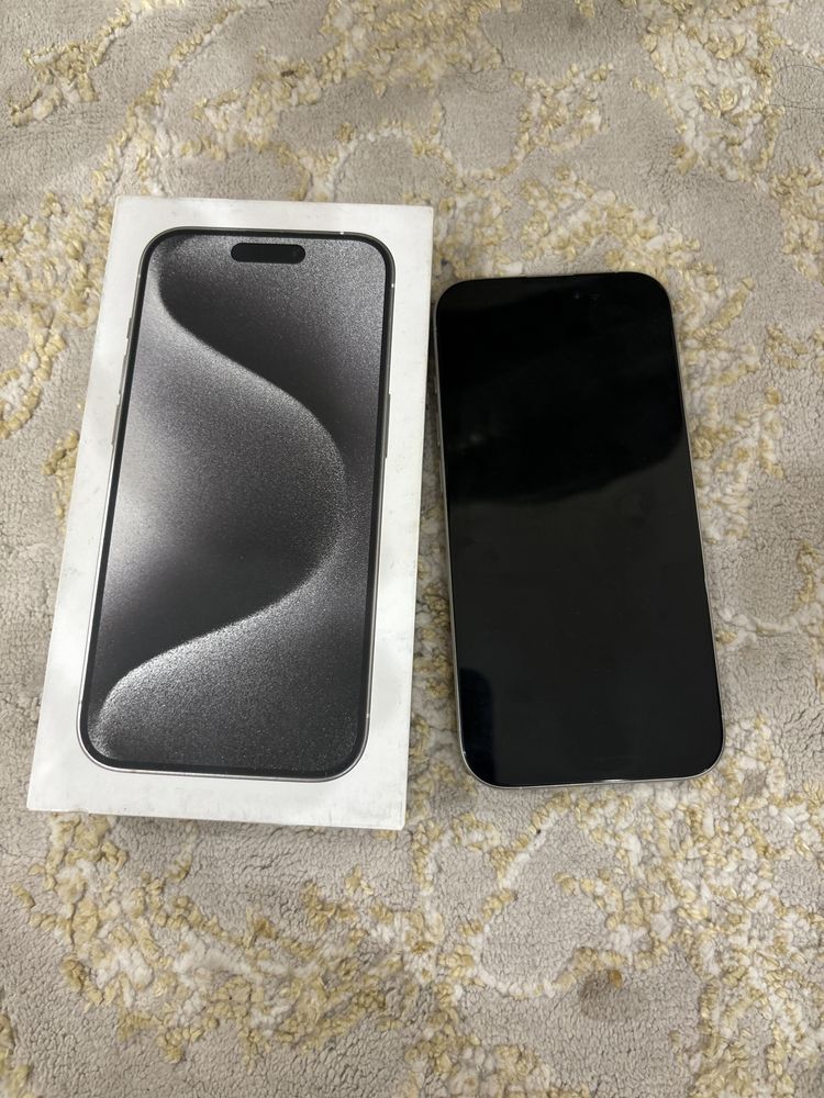 IPhone  15 pro белый