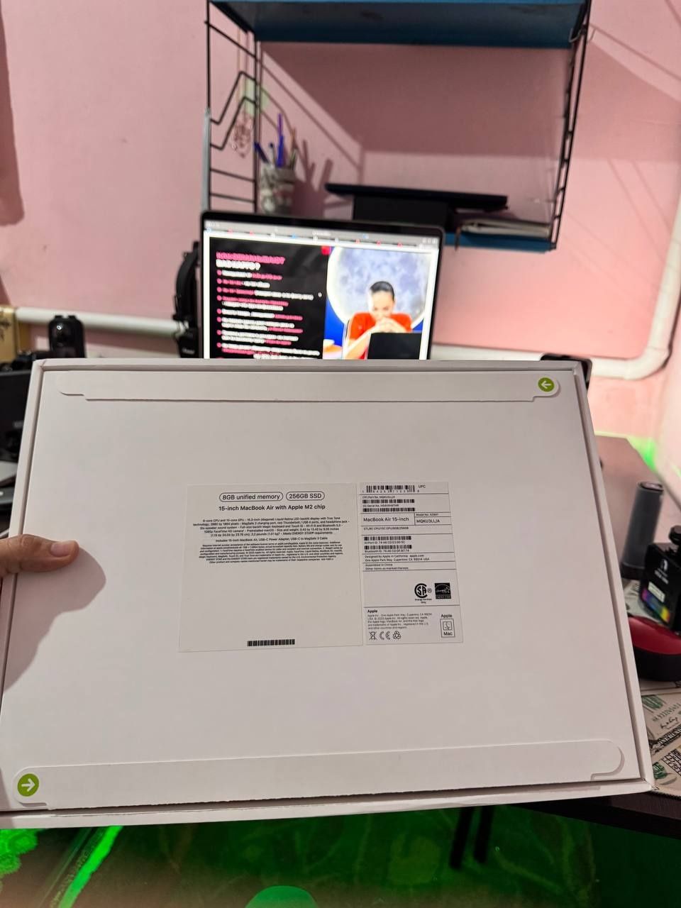 MacBook Air 15” (M2, 8/256), полный комплект.