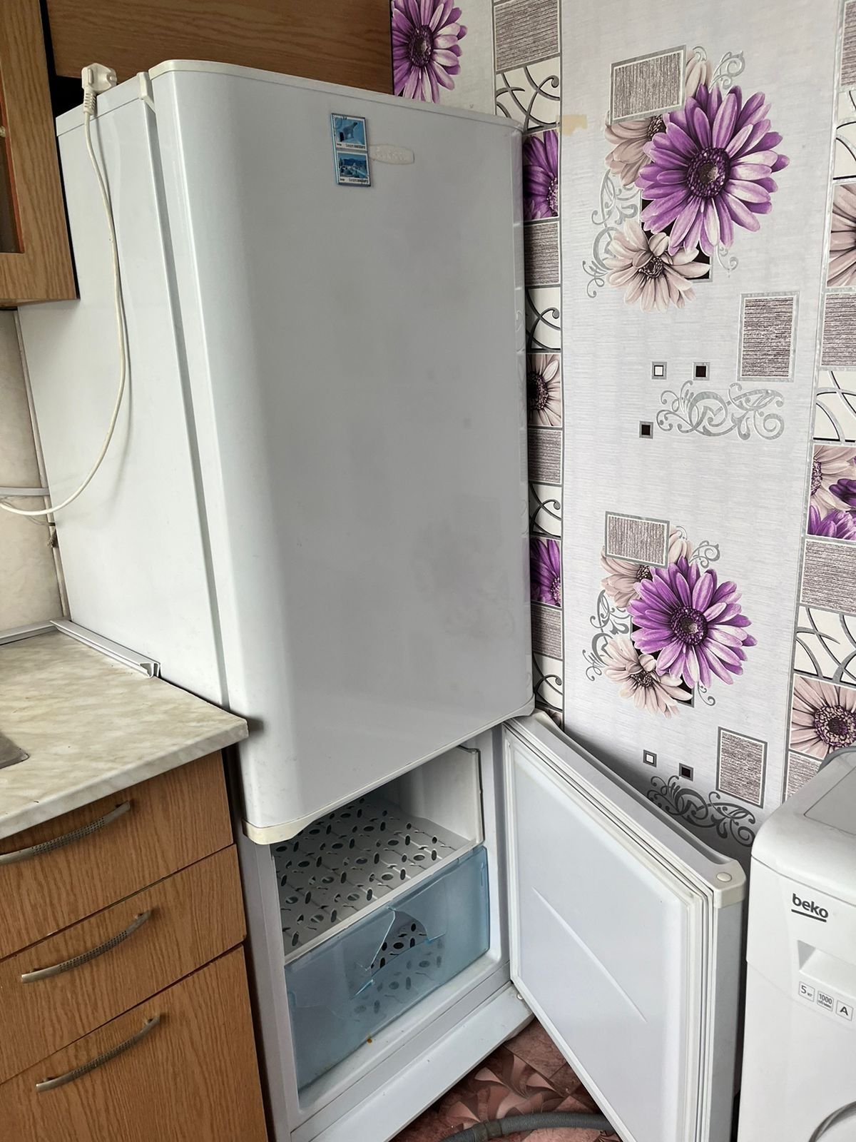 Продам холодильник б/у отличное состояние