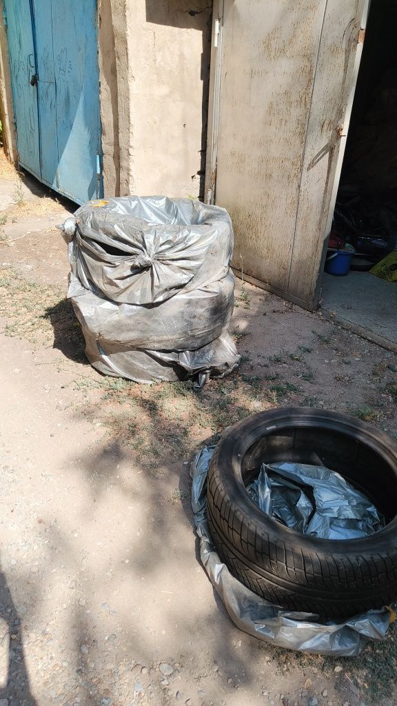 Продаю шины michelin R20 275/40 зимние