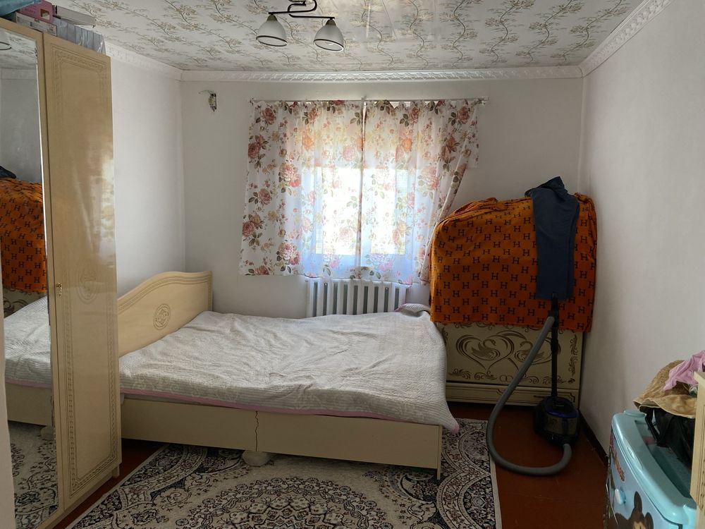 Продаётся частный дом в поселке Талсуат , 10 соток . 4 комнаты