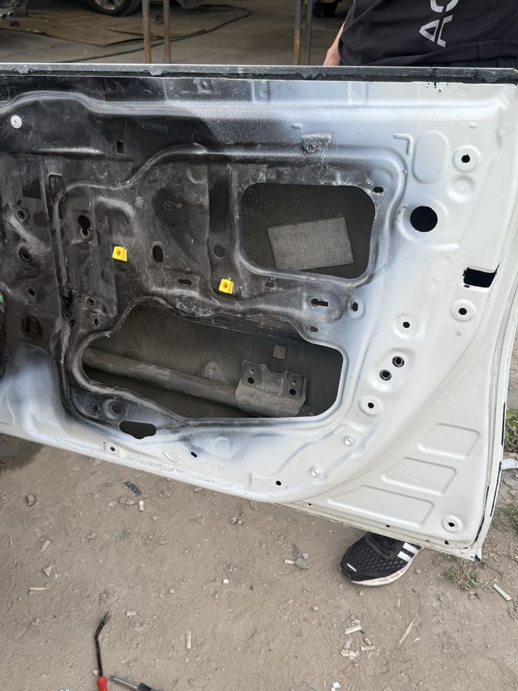Дверь toyota camry 50