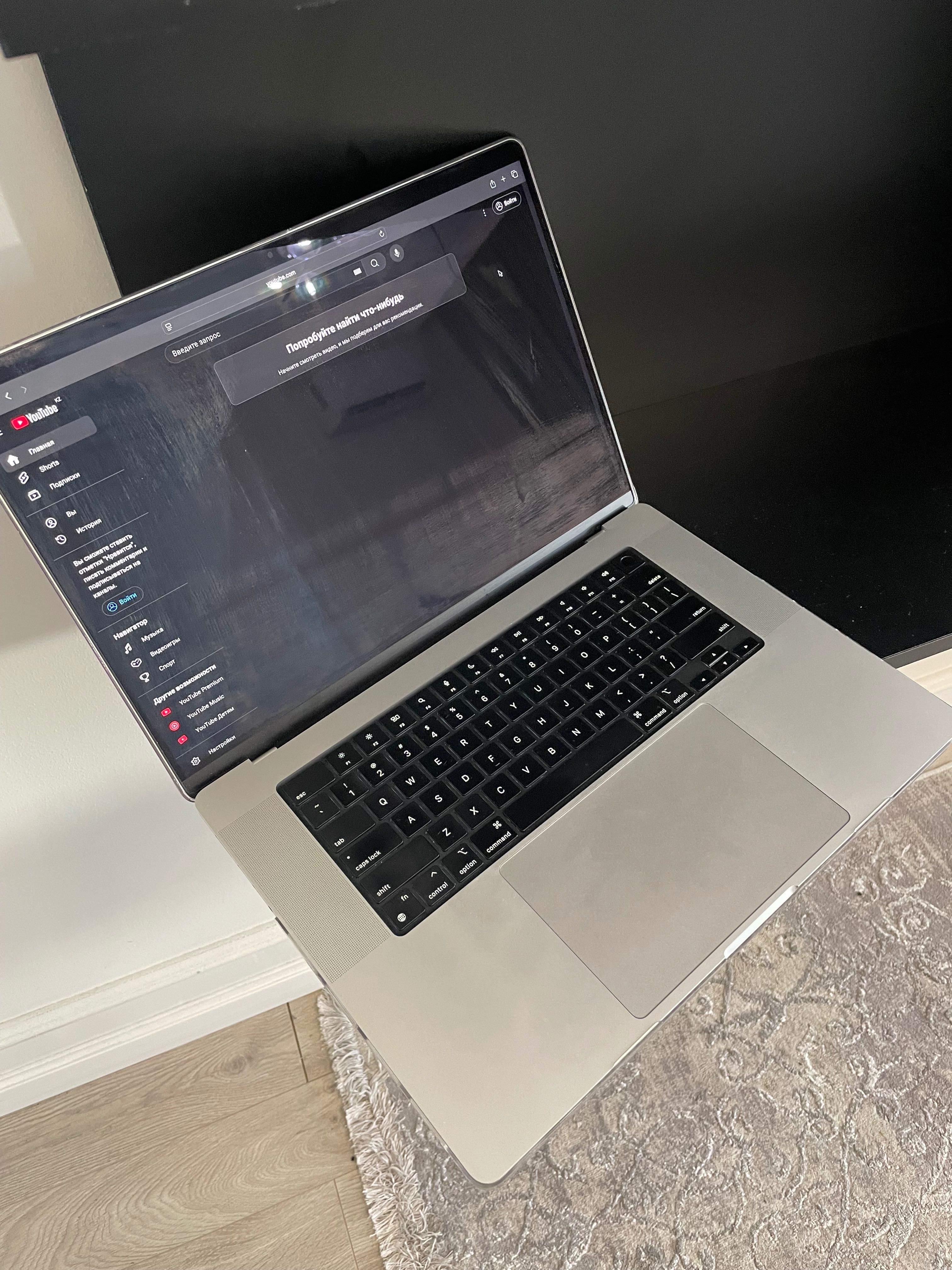 MacBook Pro 16” M3 Pro / 18GB / 512GB / Идеал / 138 циклов