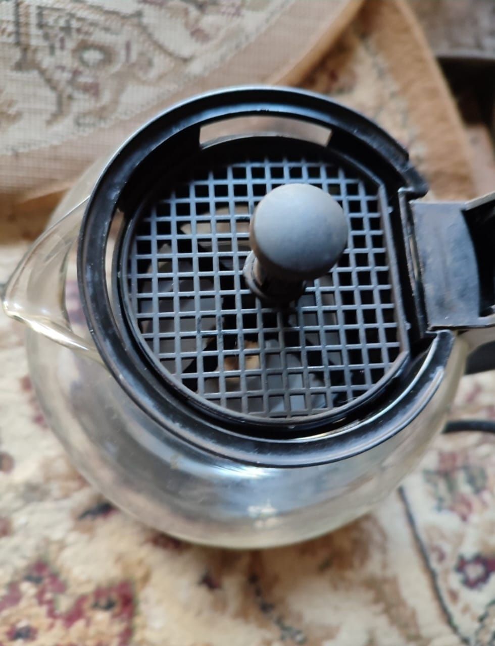 Продам электрическую кофеварку