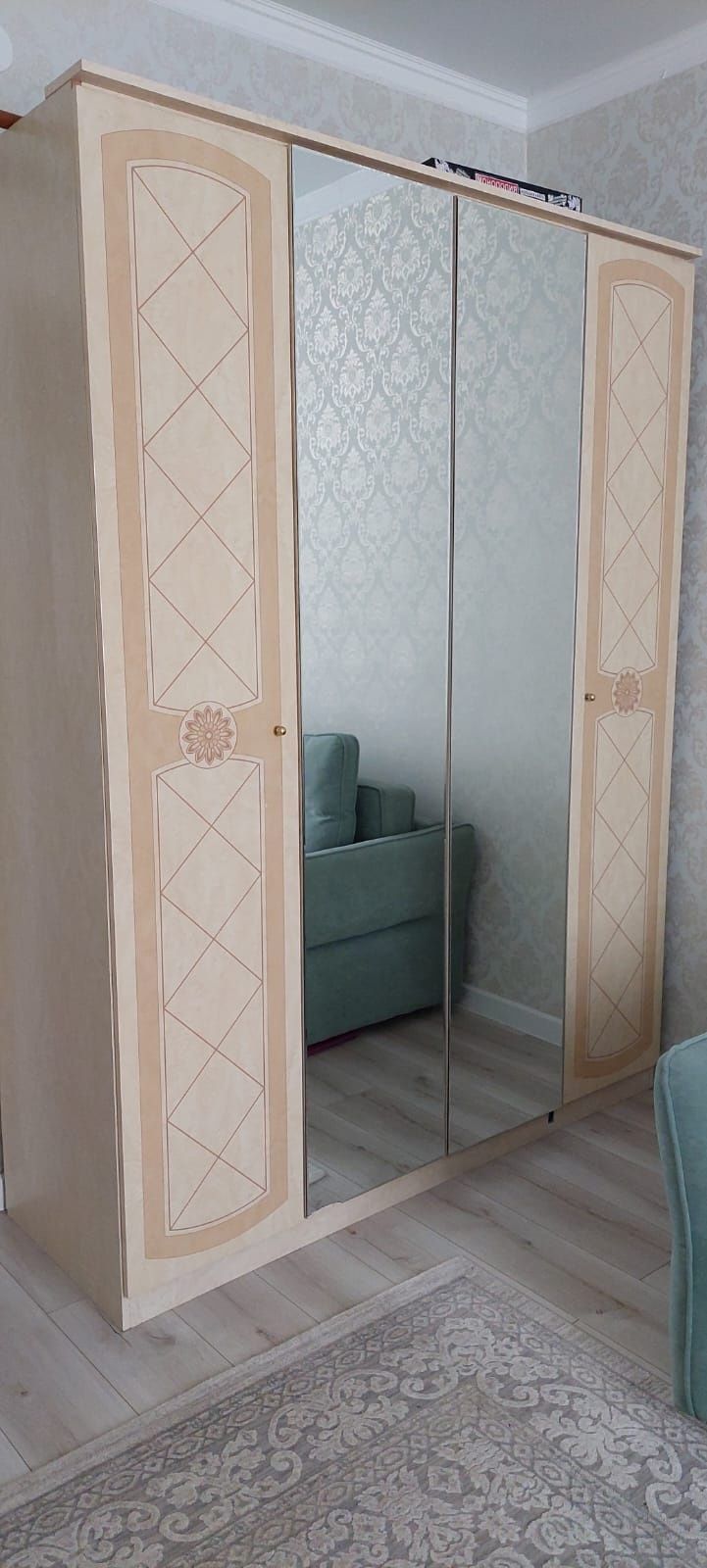 Спальный гарнитур