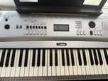 YAMAHA  синтезатор